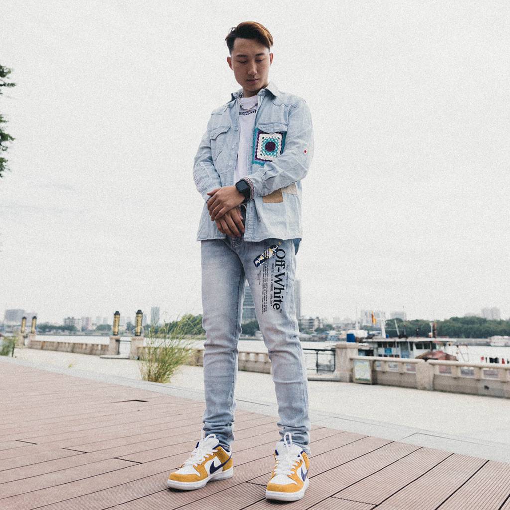 OFF WHITE